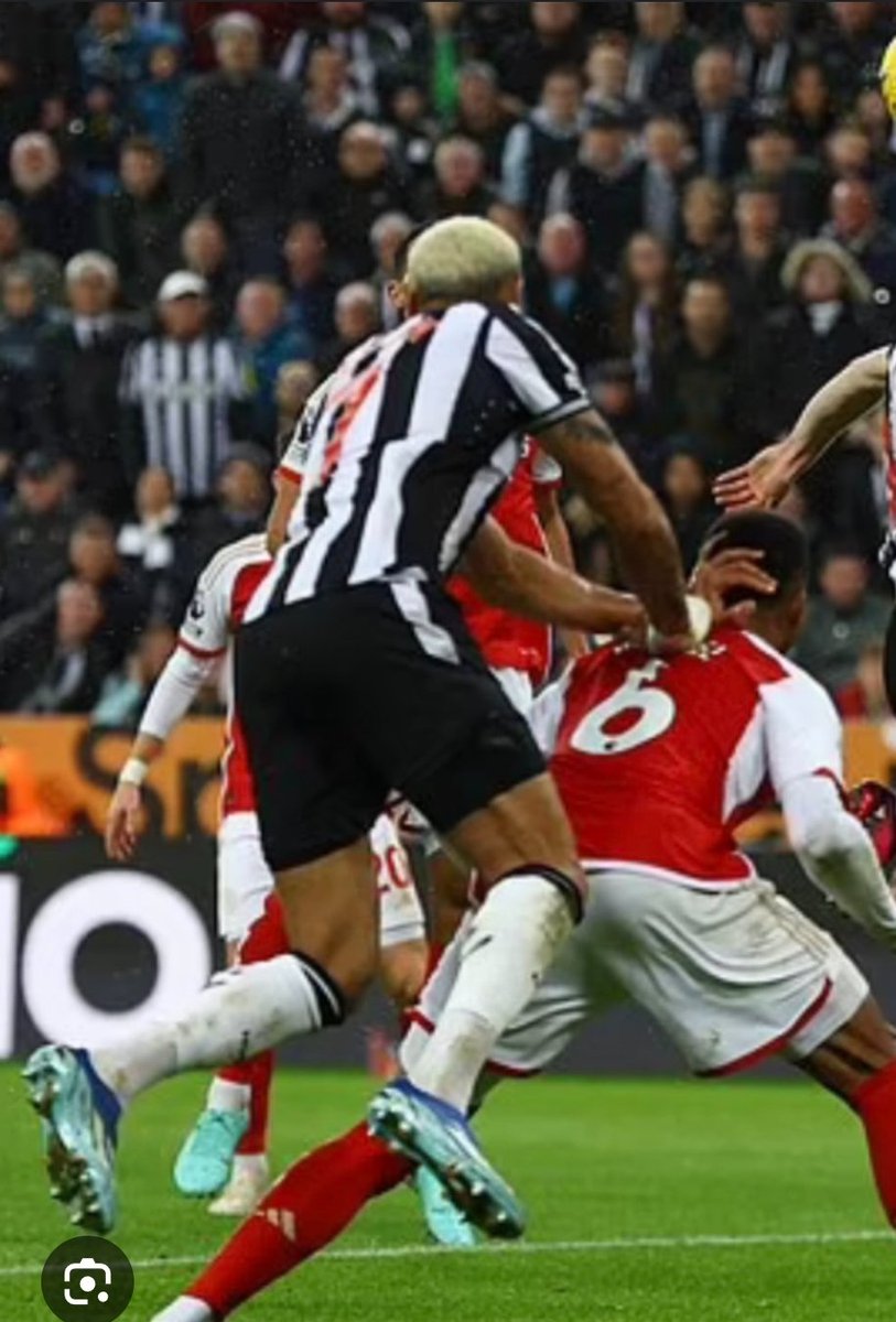 If only he didn't bend his knee to jump they might of been top of the league. #ARS #NUFC