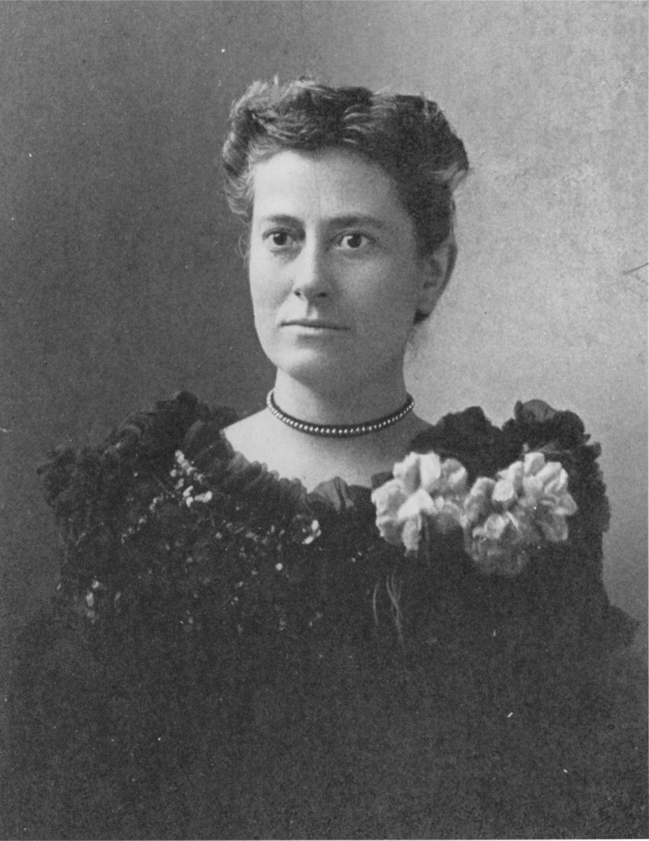 Born #OnThisDay in 1857, Scottish astronomer Williamina Fleming pioneered the classification of stellar spectra. She helped develop a common designation system for stars and cataloged over 10,000 stars, 59 gaseous nebulae, over 310 variable stars, and 10 novae. #WomenInScience