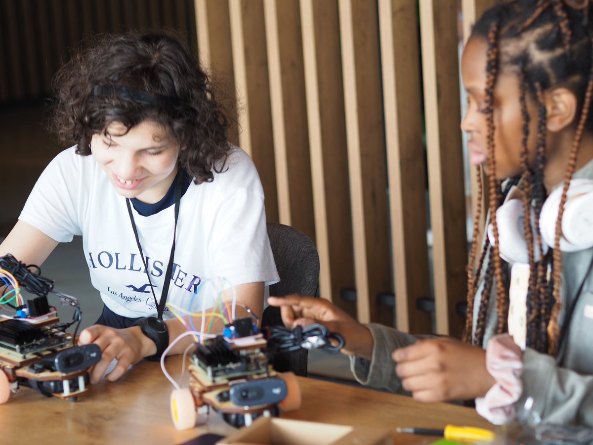 Just another incredibly fun #TechEducation event from the team here at #GirlsIntoCoding. The girls who attend and get involved in the projects are beyond inspiring 🌟 . We see some very bright futures for many of these young women, and their parents repeatedly tell us how