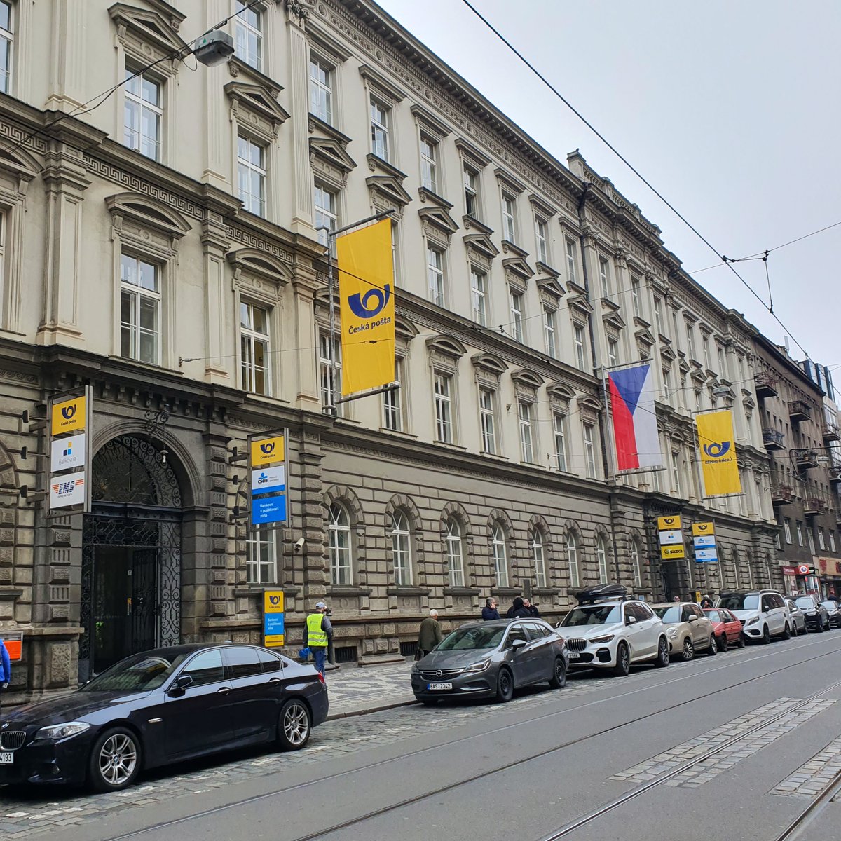 Ceska_posta_sp's tweet image. Jindřišská zůstává majetkem České pošty, zájemce nenašla. Česká pošta nyní připraví další varianty nakládání se svým majetkem. 

Více: ceskaposta.cz/-/jindrisska-z…

#ceskaposta #balikovna #transformace #nemovitosti #jindrisska