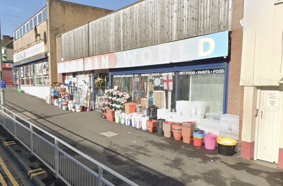 STOKE-ON-TRENT BUSINESS FINED AFTER SELLING AXE TO 14-YEAR-OLD 😧👇

#StokeonTrent #Staffordshire 

stoke.nub.news/news/local-new…
