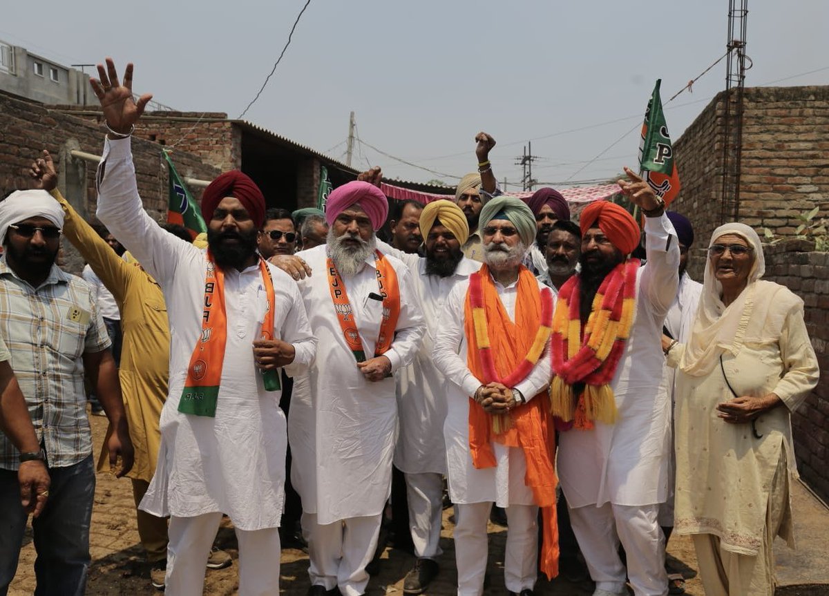 The grassroots outreach across Rajasansi #Amritsar's rural belts has been marked by an overwhelming sense of affection and enthusiasm.