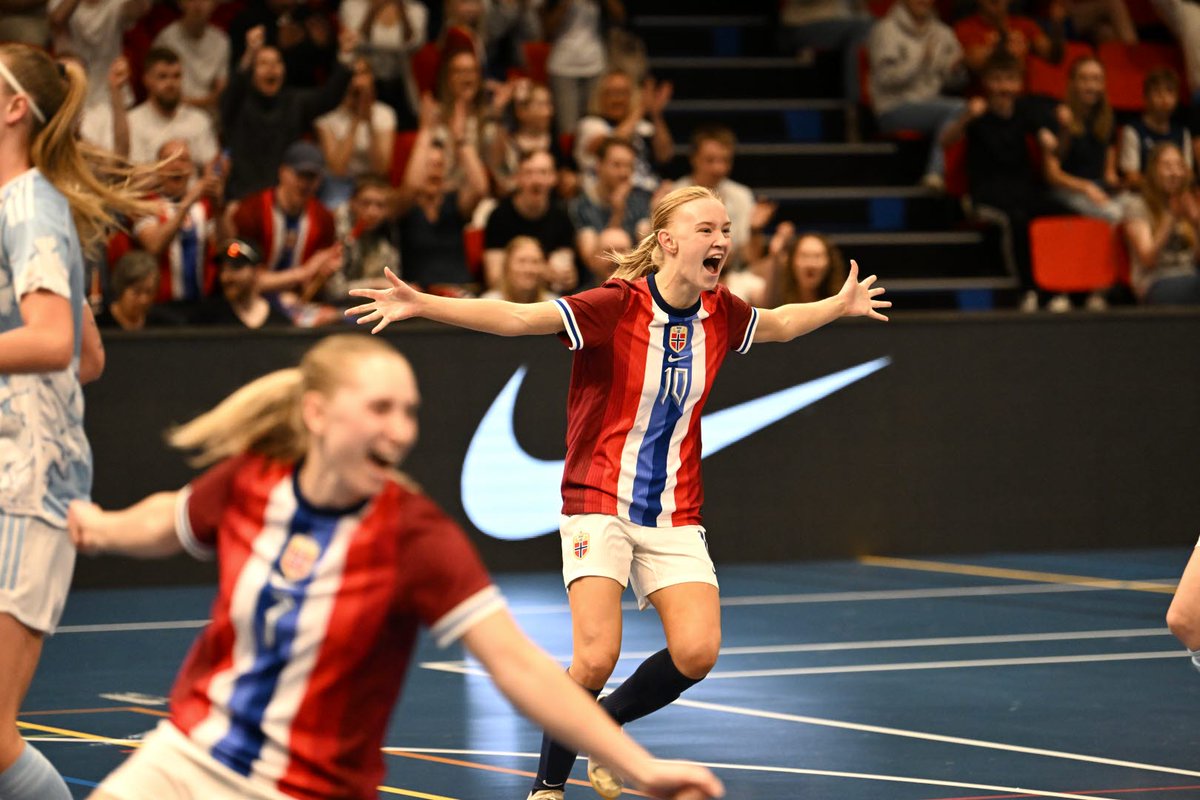 History-makers 🤩 Norway's women futsal team played their first-ever match in a 2-1 win over Belgium 👏 (📸 @nff_info)