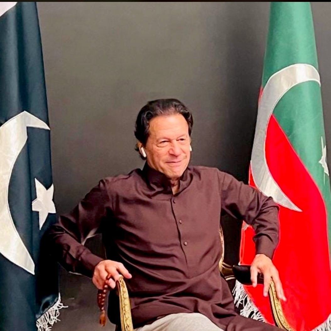 *سچا اور ایماندار لیڈر جس کا کُل اثاثہ پاکستان اور اسکی عوام ہے کوئی ایک پراپرٹی نہیں نکلی دوبئی میں✍🏻❤️🥀🫡* *پاکستان زندہ باد💖🇵🇰*