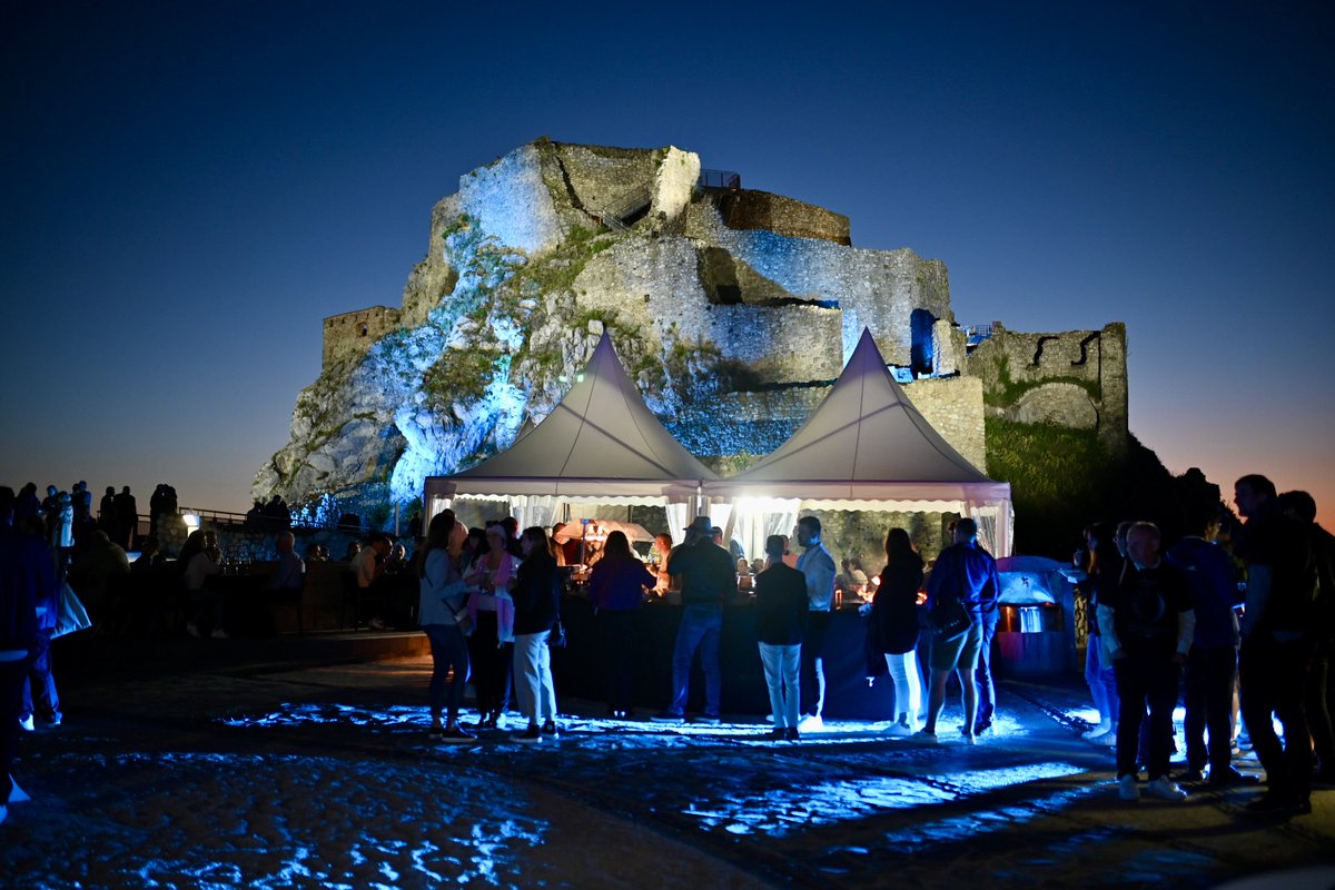 Last night, this week's two major events — #ESETWorld2024 and @StarmusFestival merged into one and transformed the ruins of Devín Castle into a magical place of music, stargazing and idea-sharing between the great minds of science, art and cybersecurity.

#ProgressProtected #EW24