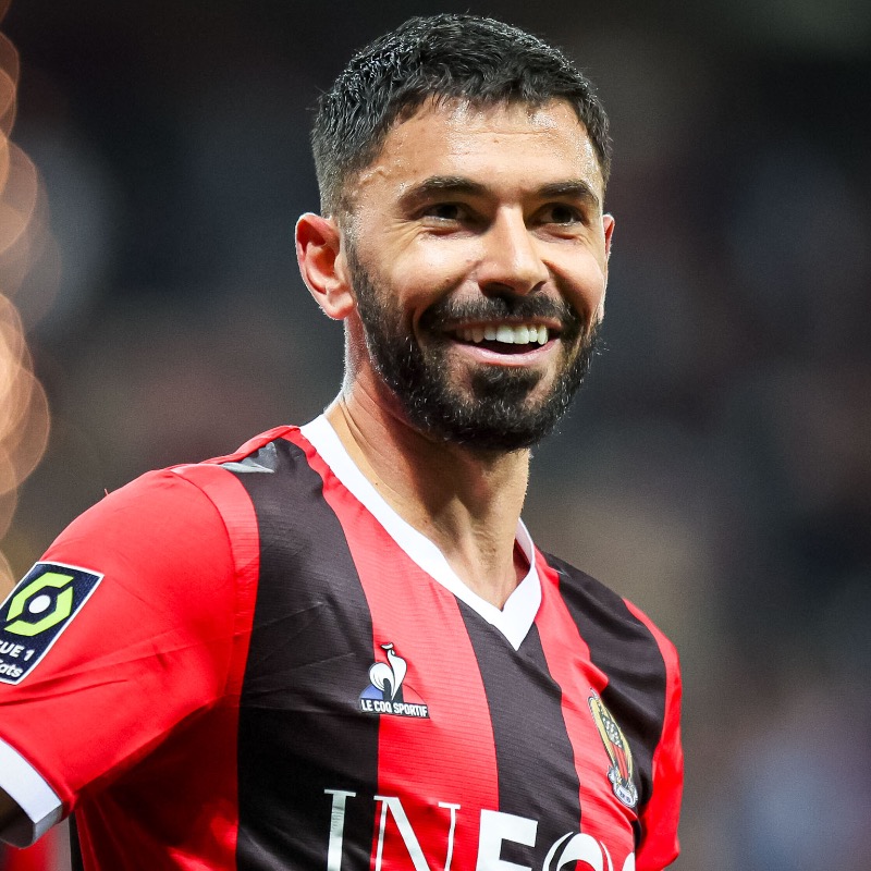 ogcnice's tweet photo. ✅ Morgan Sanson officiellement niçois 🦅

Prêté avec option d’achat par Aston Villa en début de saison, @Morgan_Sanson8 est désormais engagé jusqu’en 2027 avec l’#OGCNice 🔴⚫️