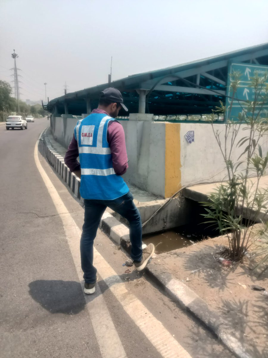 A mock drill to check the pumping machinery & #drainage efficacy during the upcoming #monsoon season, was successfully conducted today at the underpass near Ambiance Mall. Mock drills at all underpasses in the city have been scheduled as part of the flood-preparedness measures.