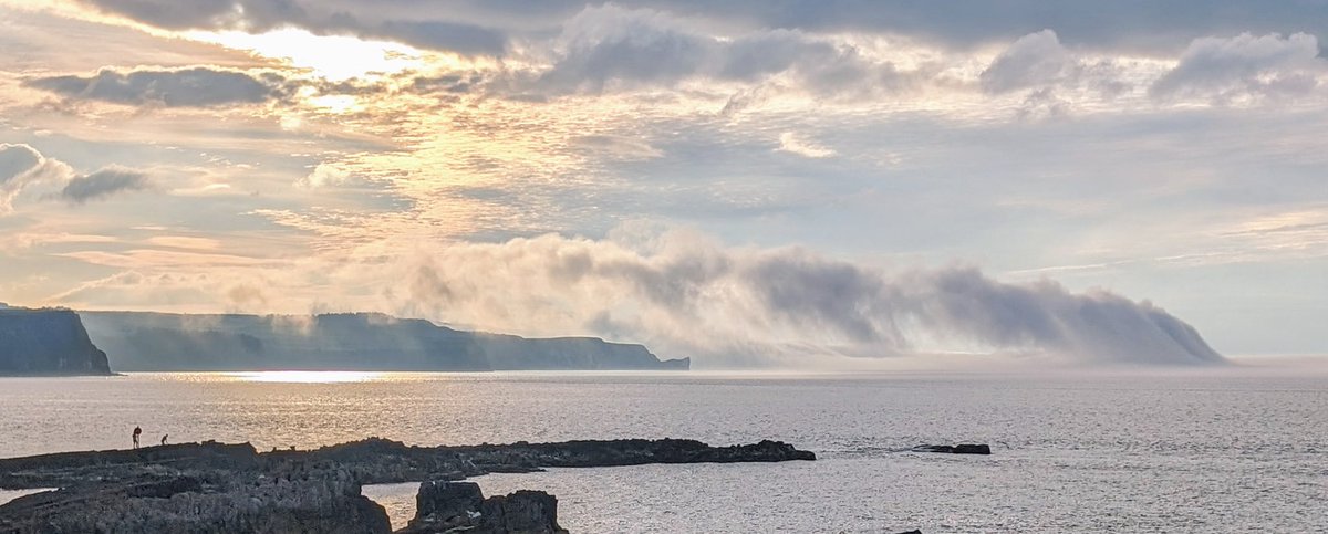 The mist rising from the sea last night at sunset #Ballycastle @bbcweather @deric_tv #VMWeather @DiscoverNI @LoveBallymena @WeatherCee @angie_weather @Louise_utv @WeatherAisling @barrabest @Ailser99 @nigelmillen @EventsCauseway @carolkirkwood @Schafernaker @geoff_maskell