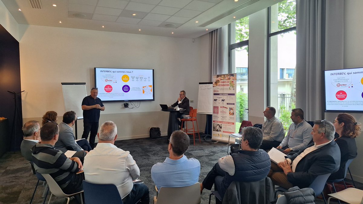 InterbevAuRA's tweet photo. @Interbev_fr organise des tables rondes consacrées à l’appro durable en restauration collective.
>Objectif?
Atteindre 60% de #viandes #durables et de #qualité, et 100% dans la restau collective de l’État.
C’est un défi majeur pour la filière française de l'#élevage à la #viande. https://t.co/DwwKmOXCmr