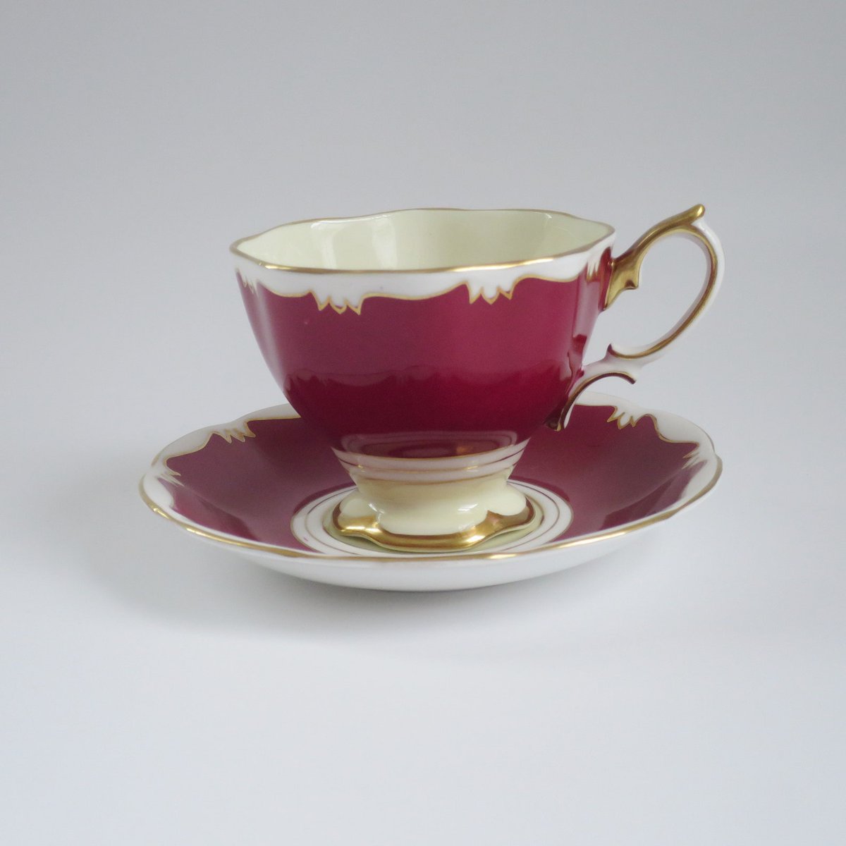 Vintage Tea Cup and Saucer by Royal Albert England, Burgundy Cream and White Teacup Set etsy.me/3UIX2Bn #SMILEtt23 #Wiseshopper #EpiconEtsy #Etsyteamunity
