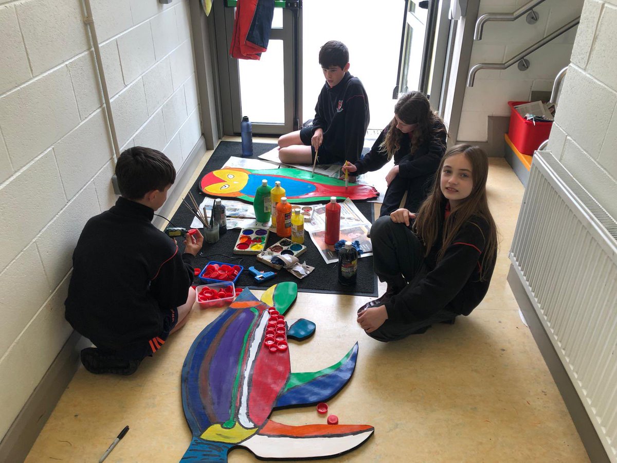 Corridors busy this week with children working hard on their Creative Schools Projects 🎨🧩