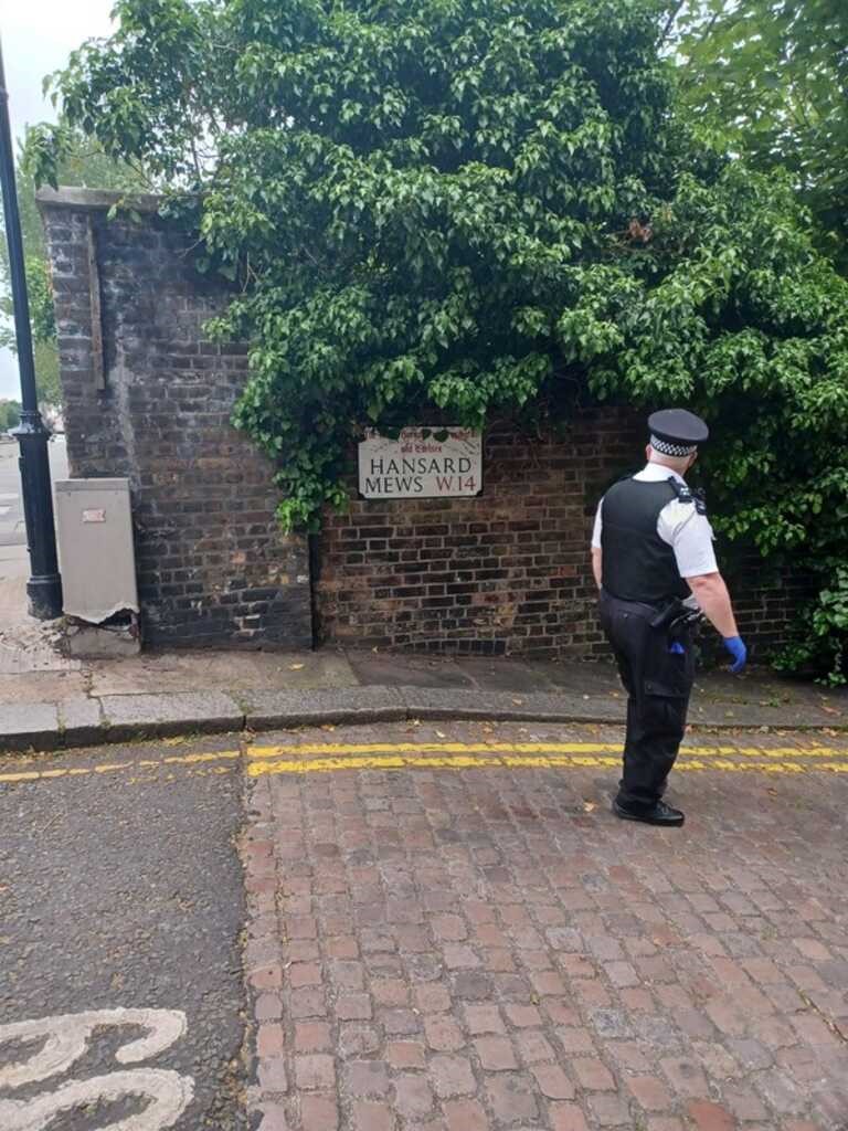 Officers from local Holland wards officers did weapon sweep for a couple of hours. This is an ongoing sweep that the officers will do to assure safety within the community. #opseptre #knives