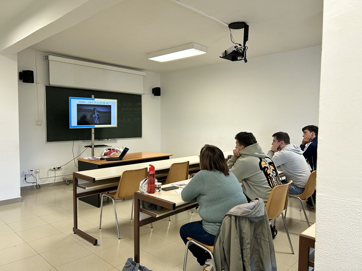 ¡En @SomosFPDual_ no paramos!

Esta vez hemos ido a @CETECE_, en esta jornada Carla Jiménez, nuestra embajadora de #somosfpdual, ha explicado el programa Somos FP Dual, sus ventajas y los beneficios de ser embajador 📚🌟

Financiado @FondosUE_Esp
 #EuropaSeSiente #FondosEuropeos