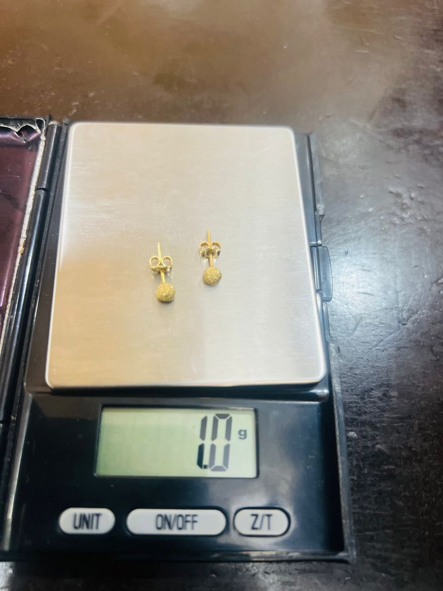 18karat solid gold earrings suitable for children and new born babies available 💫💫💫 115,000N Please kindly Retweet , Refer and Patronize 💫