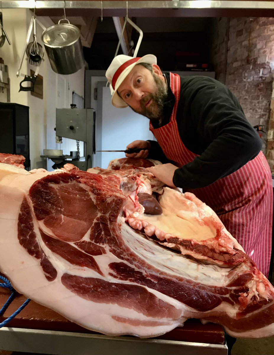 Lots of extra large free range, Gloucester old spot pork chops available , if there too big for one 😂😆 then roast for an hour , remove the bone 🦴 and slice up and share . #talbotyard #butchers #local #shops #shoplocal #freerange @Food2Remember @visitmalton @Roost_Coffee
