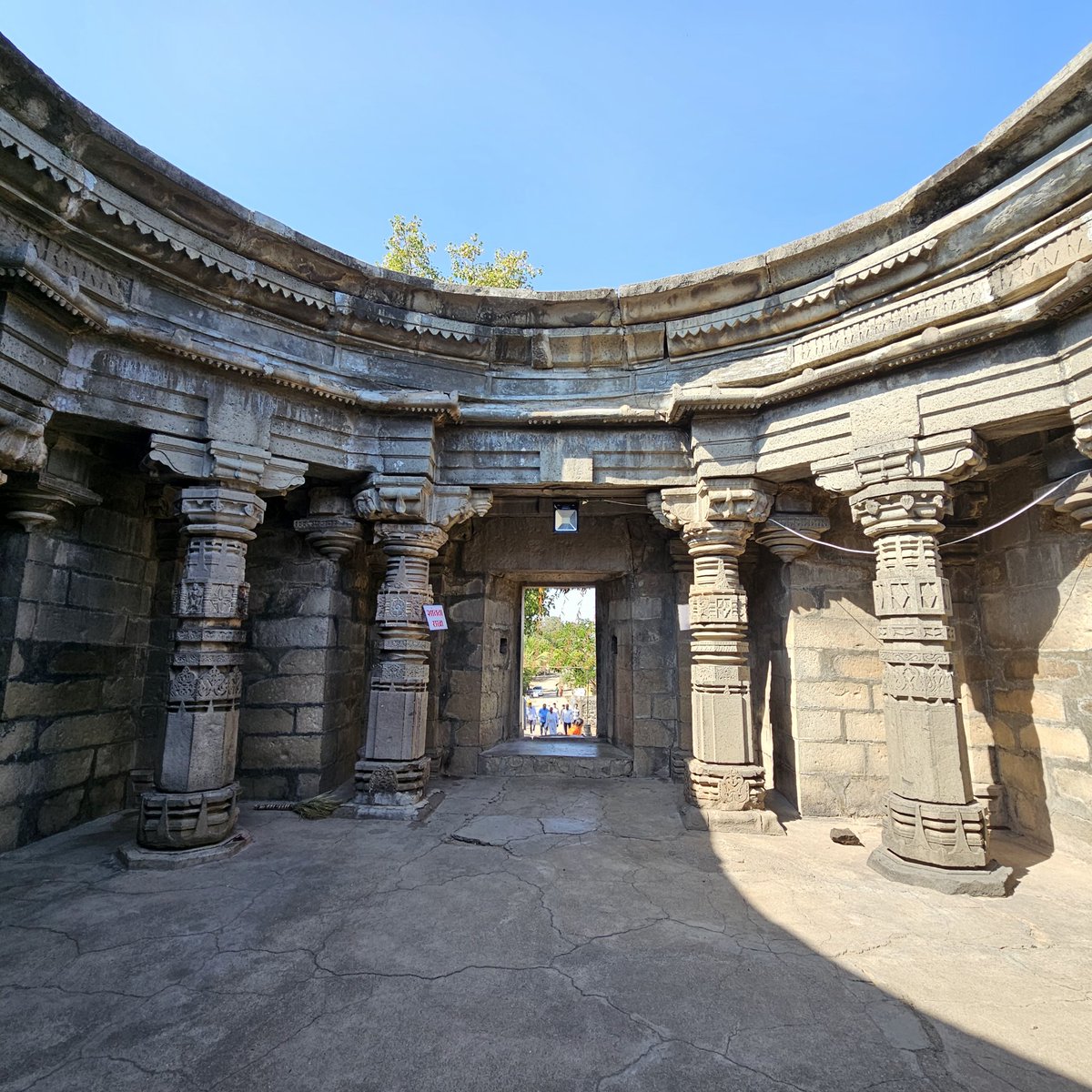 Drop a picture of a Hindu mandir from your gallery ...