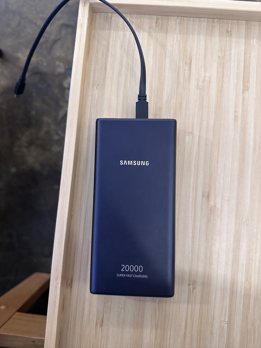 분실물 찾아가주세요 카페에 보관중입니다~