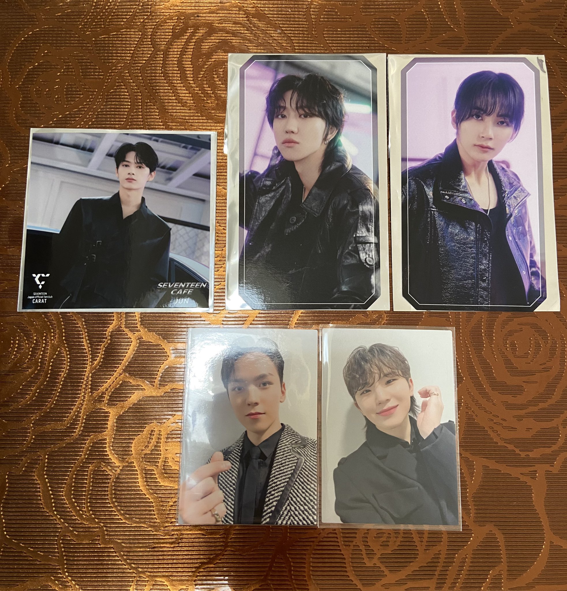 SEVENTEEN カフェ アクリルバッジ ミンギュ ウォヌ ジュン ウジ
