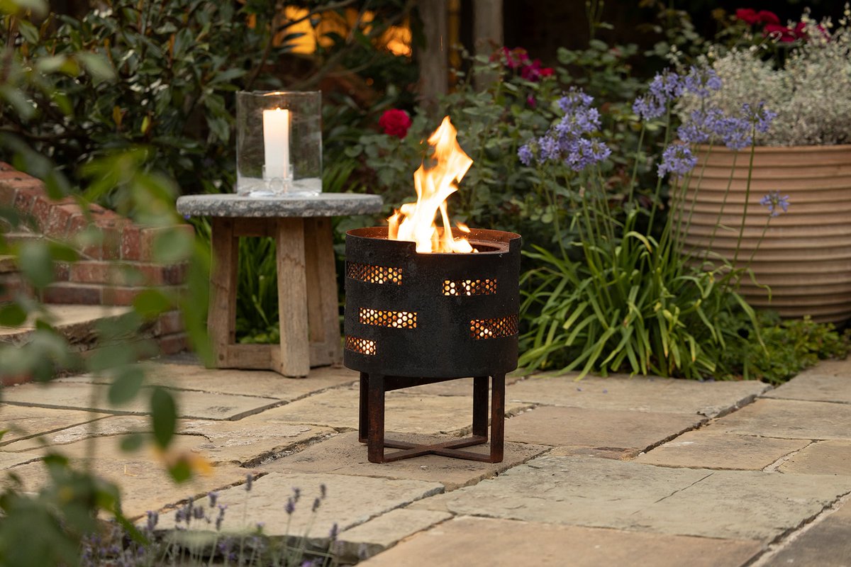 WomenTalking's tweet image. Father’s Day Gifting for June 16th – Women Talking shares a selection of their favourite gifts for 2024

womentalking.co.uk/fathers-day-gi…

#fathersday @pierremarcolini #gardengifts #bugbox @CJWildlife #lawn #lawnflowers @seed_ball #kneeler @townandco #elho #Oxenwood @HonestCommsUK