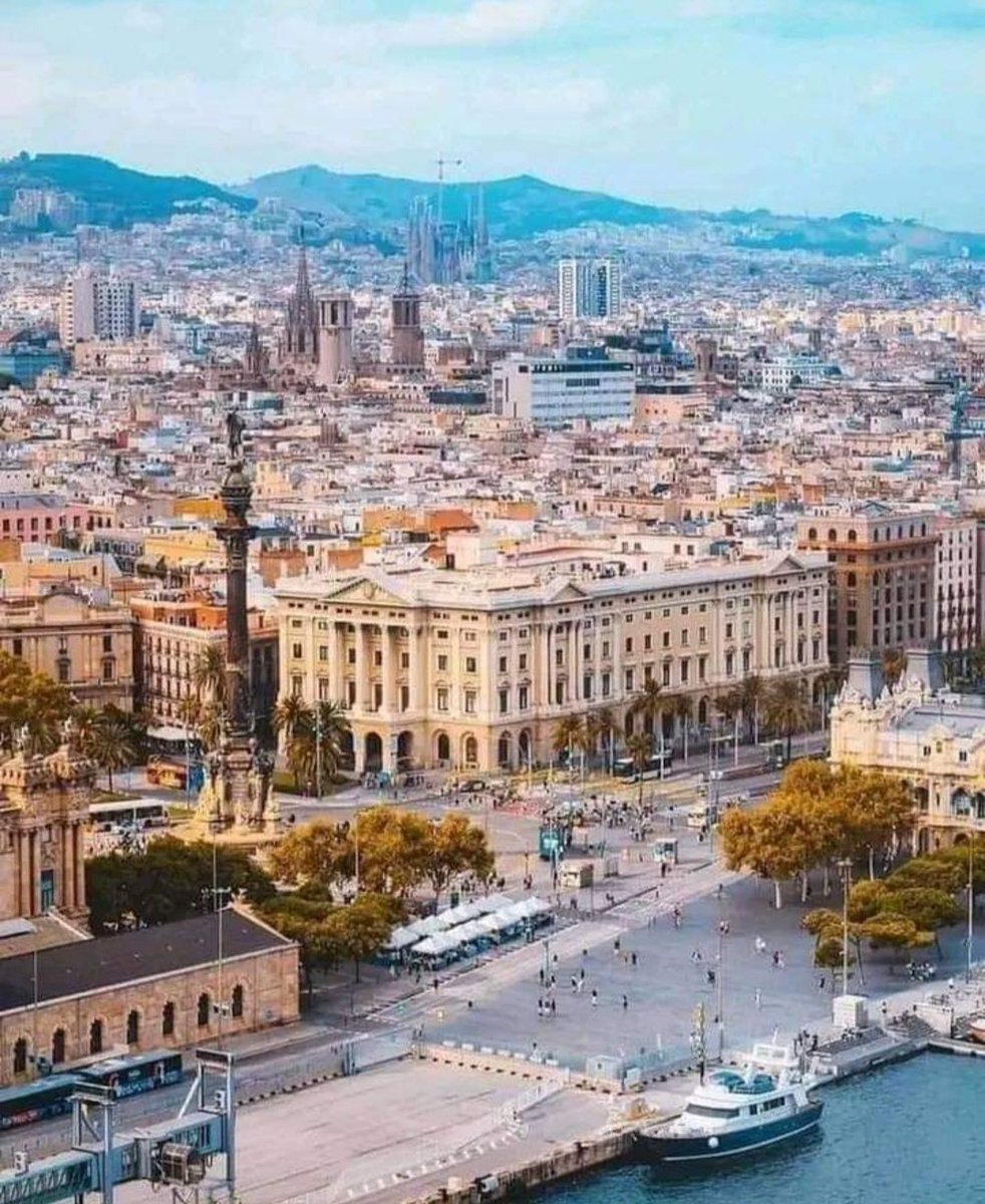 Vista aérea del puerto viejo de Barcelona ♥️😍