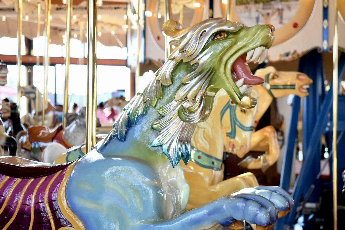 Have you taken a spin on the 100 year old Buffalo Heritage Carousel? 🎠 As always, rides are only $1! The carousel currently operates on Saturdays and Sundays from noon to 5 pm. Summer hours will begin Memorial Day weekend ☀️