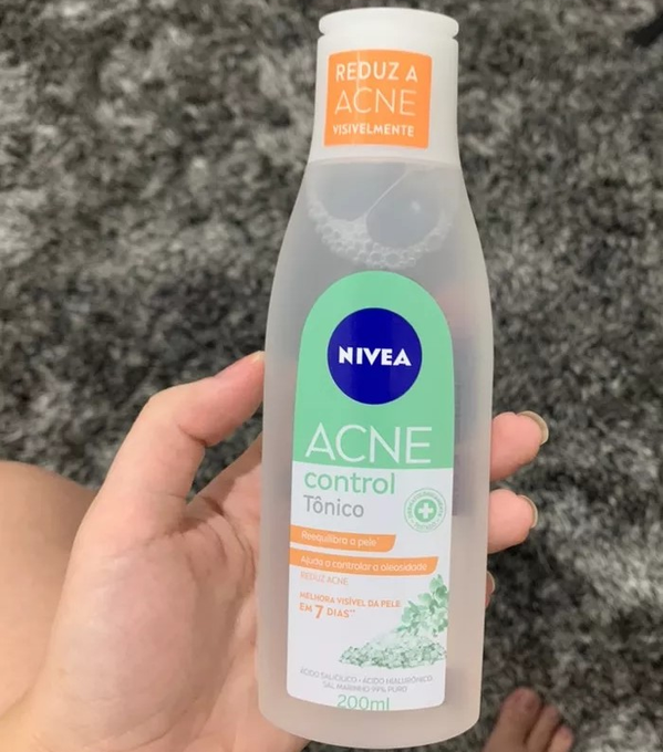 NIVEA Tônico Facial Acne Control 200ml – Ajuda a controlar a oleosidade, não obstrui os poros, remove células mortas, reduz a vermelhidão e hidrata a pele acneica