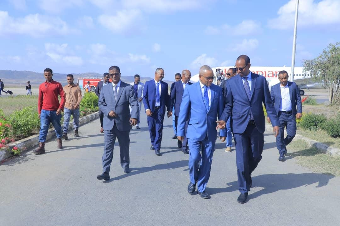 Prosperity Party and TPLF hold 3rd round of party-to-party political dialogue in Mekele #Ethiopia fanabc.com/english/pp-tpl…