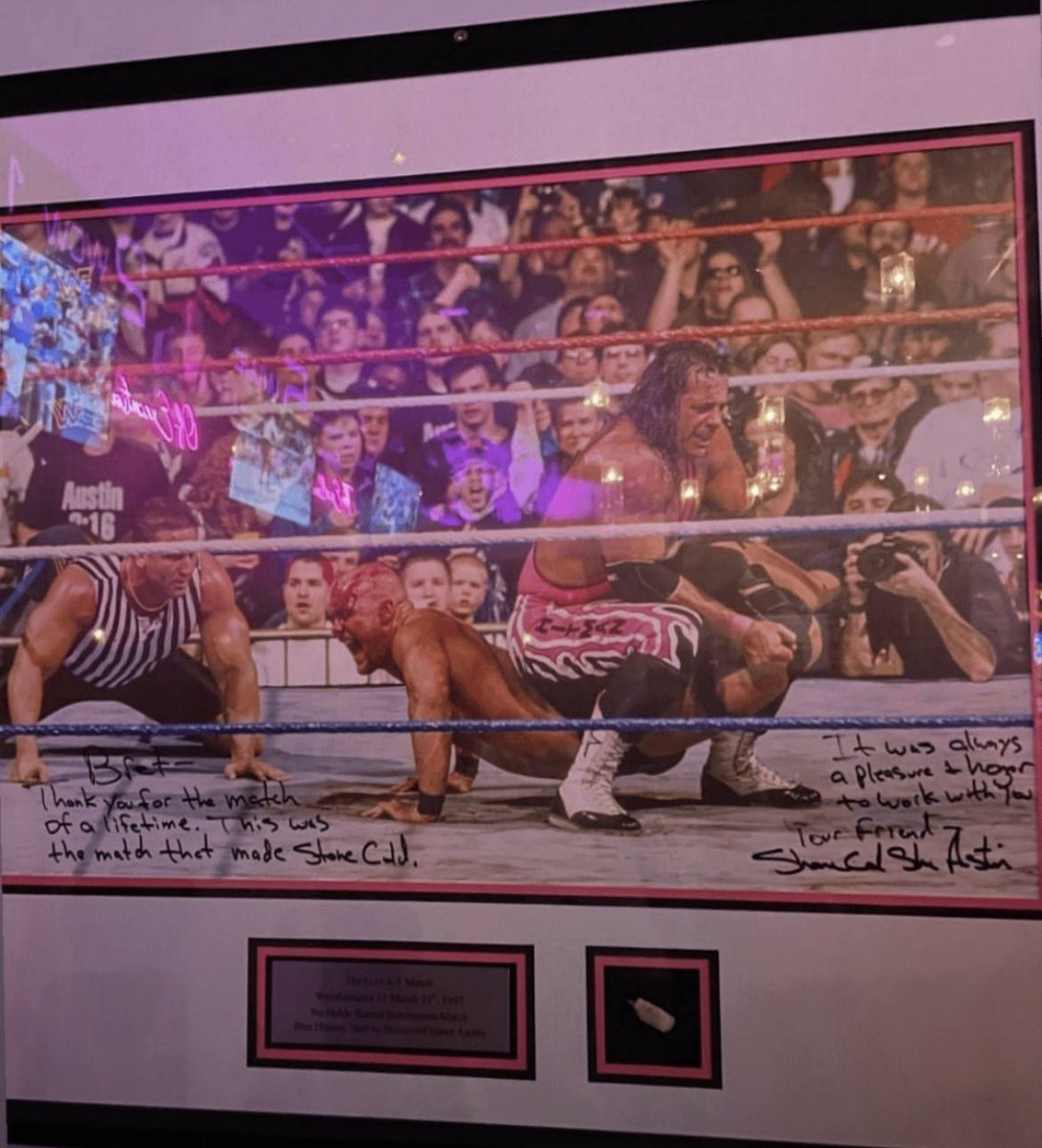 Stone Cold Steve Austin gifted Bret Hart a framed photo of thier Wrestlemania match. Along with the blade he used 💯