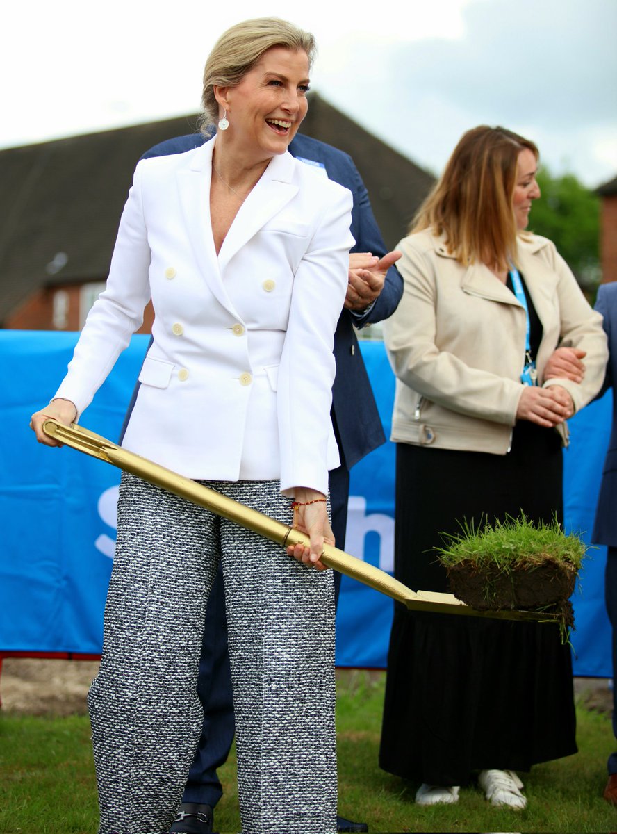 Today, The Duchess of Edinburgh cut the first sod for their new Royal College Manchester building. #RoyalFamily
