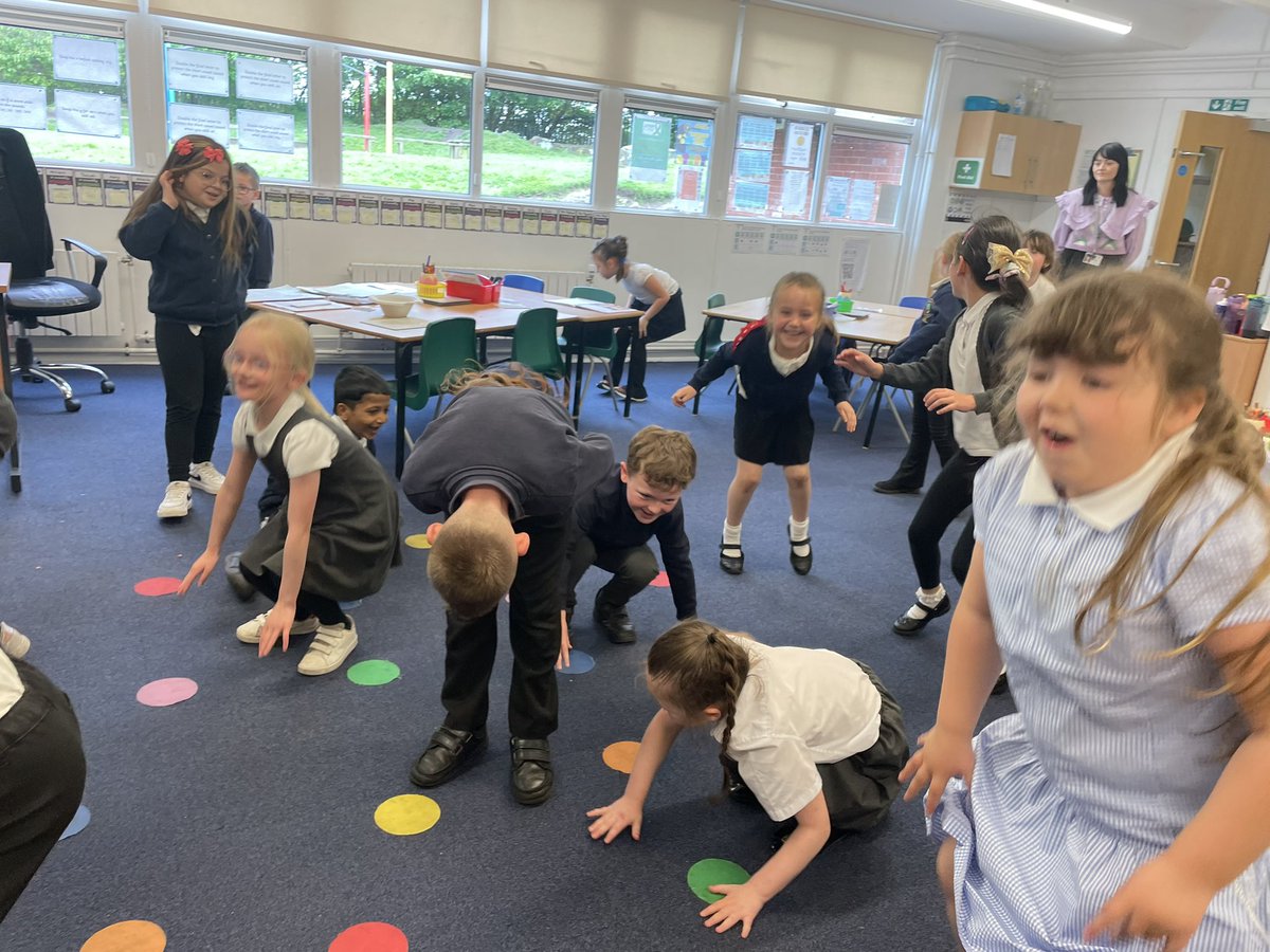 A quick movement break to keep our bodies and minds healthy! 🧘‍♀️🌟 #MentalHealthAwarenessWeek2024 #WCPSPD