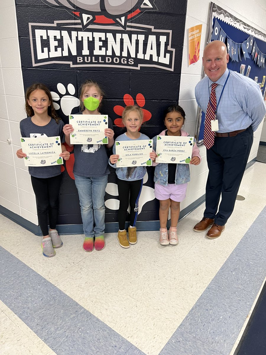 Dr. Snyder stopped by to congratulate these students on their improved attendance! Great job! 👏 🎉 #pawpride #osd135