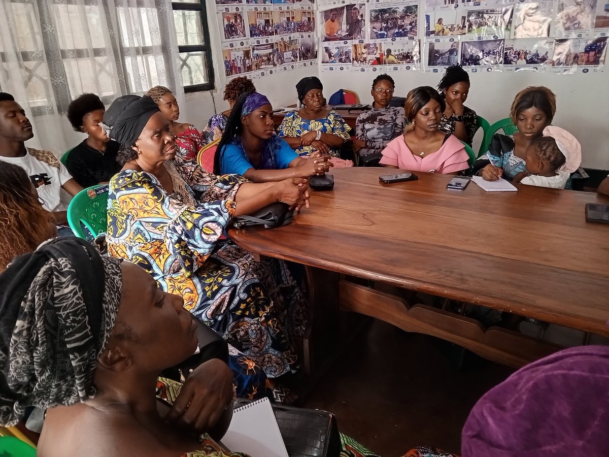 Une trentaine des membres du REFEMET ont participé à L'assemblée générale ordinaire ce 13 mai 2024 dans la grande salle du consortium Sofaic ( APSME- REFEMET) afin de mener une évaluation à mis parcours des activités du réseau des femmes des médias du Tanganyika,