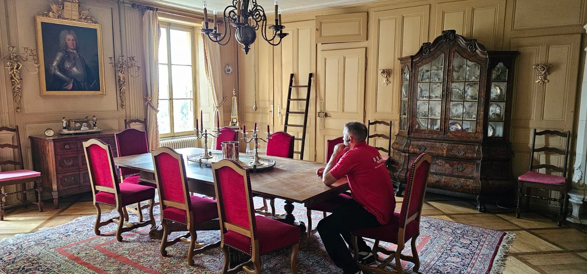 dbmexpress's tweet image. This move to Switzerland caught us between the past and  present, prompting us to contemplate our company's bright future even more.
#removal #happy #clients #beautifulplaces