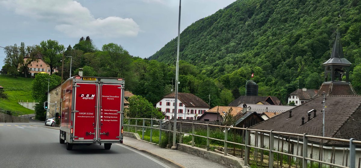 dbmexpress's tweet image. This move to Switzerland caught us between the past and  present, prompting us to contemplate our company's bright future even more.
#removal #happy #clients #beautifulplaces