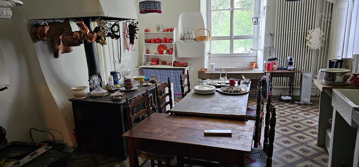 dbmexpress's tweet image. This move to Switzerland caught us between the past and  present, prompting us to contemplate our company's bright future even more.
#removal #happy #clients #beautifulplaces