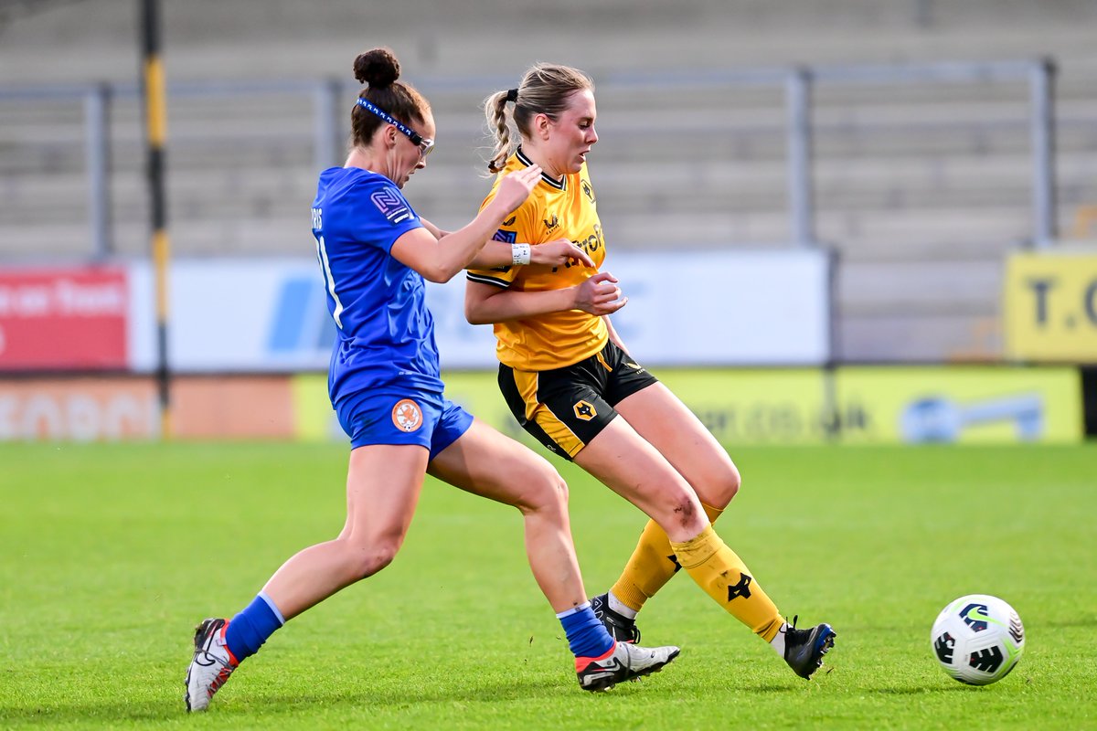 14/5/24- Final night in the @BirminghamFA Challenge Cup, as @WolvesWomen faced @RugbyBoroughWFC Rest of the photos on the link fdsp.smugmug.com/Birmingham-FA/…