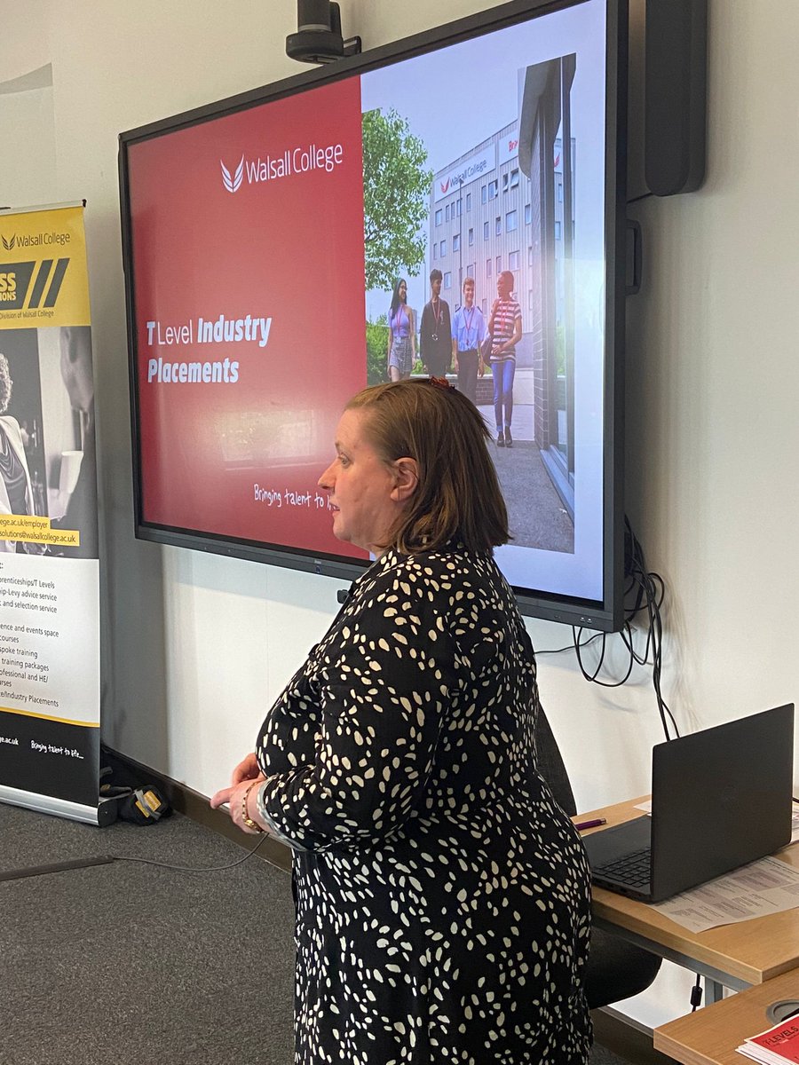 Gemma held our monthly Third Week Wednesday #networking this morning, kindly hosted by @Walsall_College! Thank you Louise C. from Walsall College for a very insightful presentation👍

Book next event ➡️ loom.ly/r1gwYTc

#BusinessIsDoneBetterTogether #BlackCountry