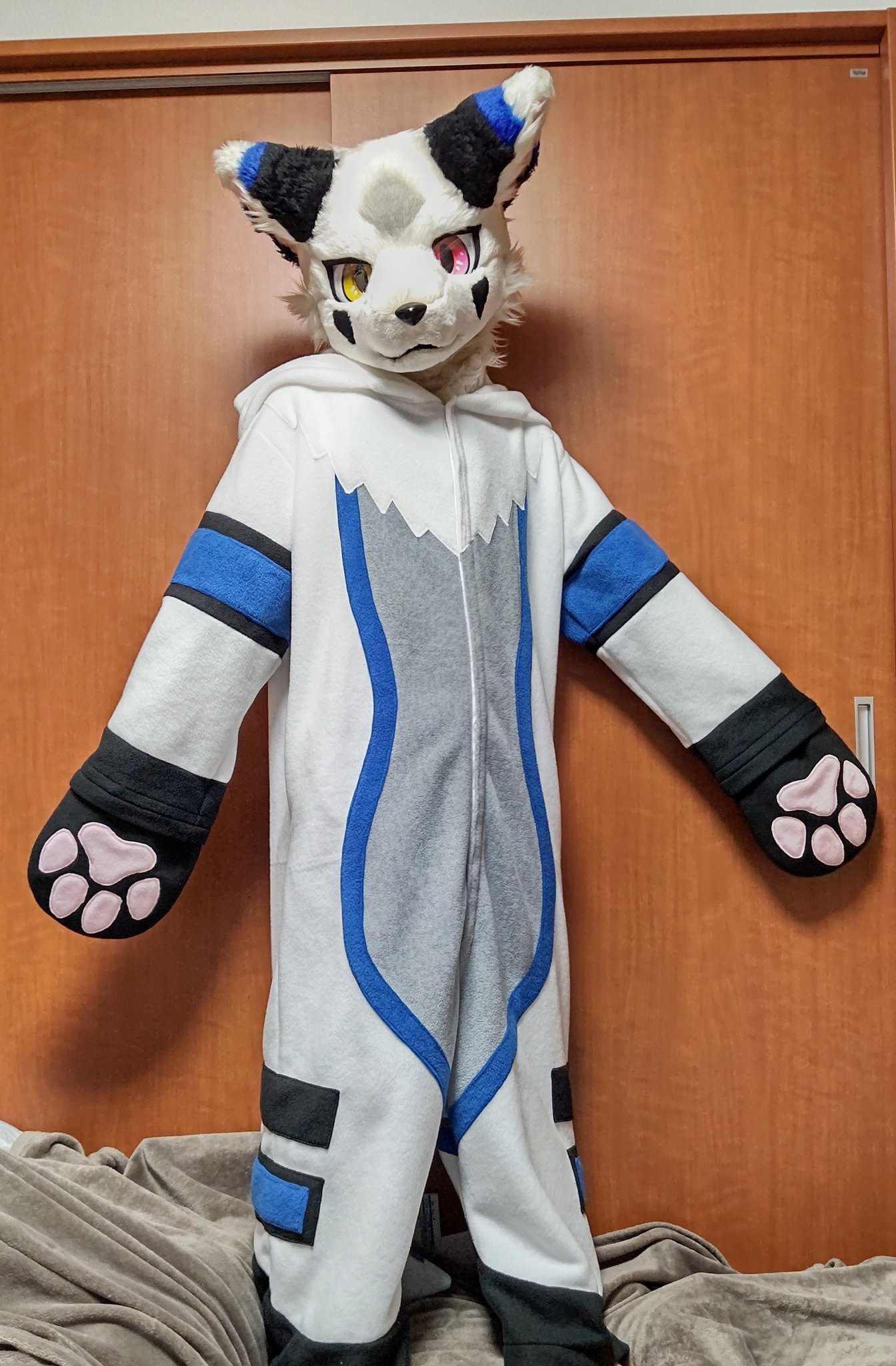 ケモノ 着ぐるみ（Creating a Unique Fursuit Inspired by Obey