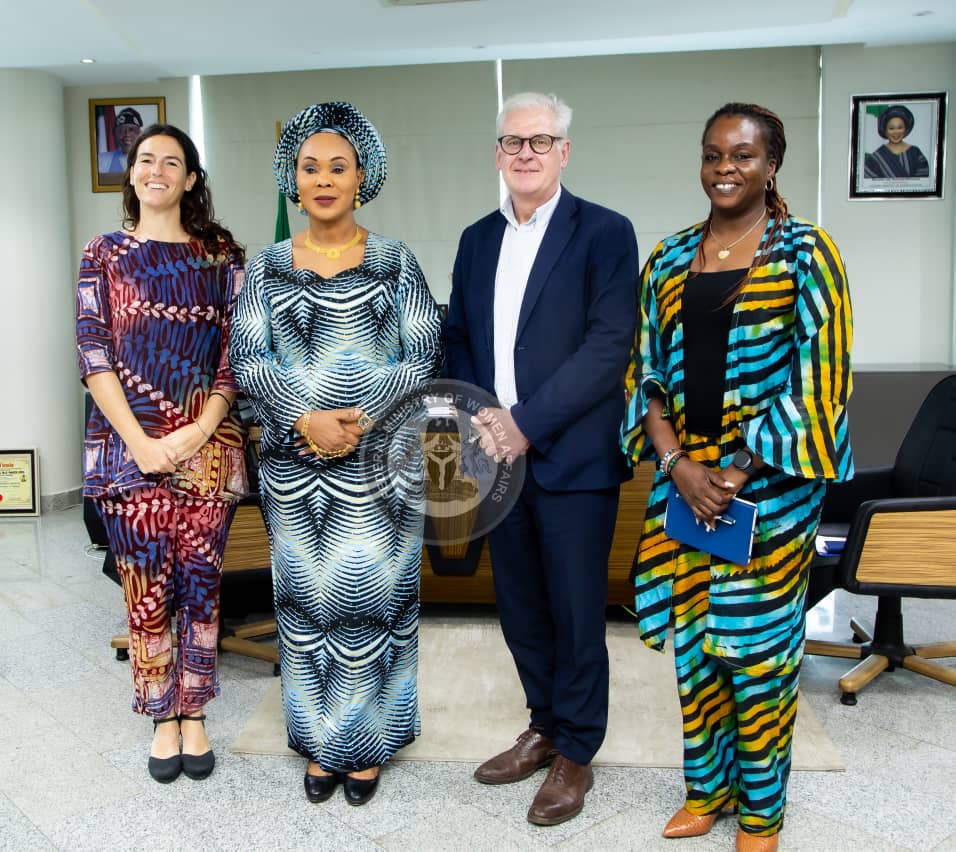 As part of side line events in the office, today I recieved a team from the International Organization for Migration(IOM) led by its Chief Mission to Nigeria, Laurent Boeck. The team was at the Ministry for the Quarterly Coordination Meeting on its partnership with the Ministry