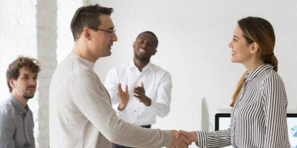 HomeSvcsRelo's tweet image. Managed Cap Relocation – the best of both worlds! 😊 If your employment offer includes Lump Sum relocation benefits, you may be missing out on hiring top talent.  Learn more: homeservicesrelocation.com/the-top-5-bene…
#relocationstrategy
#employeerecruitment 
#mobilitysolutions