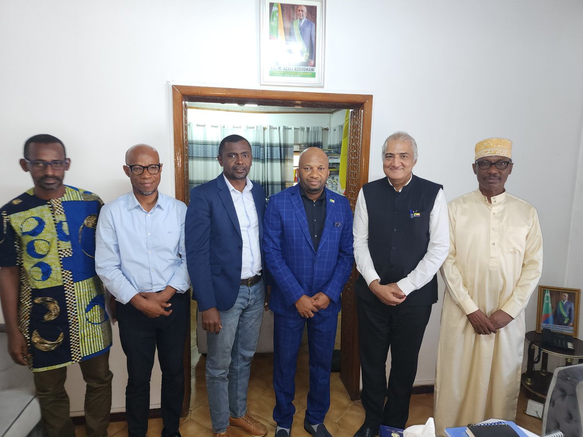 Le SGG <a href="/gouvkm/">Gouvernement Comores</a> a rencontré le <a href="/PNUD_Comores/">PNUD Comores</a> aujourd'hui et a reconnu le rôle de leadership du PNUD dans les différents secteurs de développement du pays tels que l'eau, l'énergie, les déchets et nous a demandé d'accélérer la mise en œuvre des initiatives