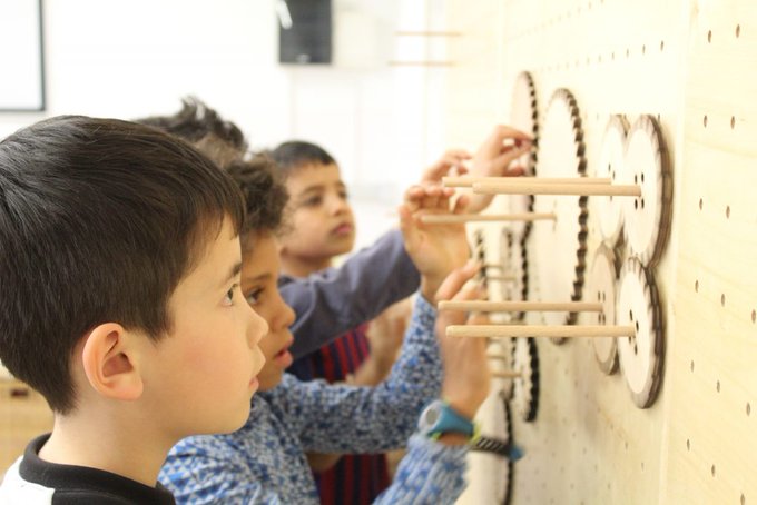 Aliances Magnet (@aliancesmagnet) on Twitter photo 🌈📷Aprofundint en la ciència mitjançant l’experimentació, la manipulació i observació.
L'<a href="/EMiralletes/">Escola Miralletes</a> ha construït el seu espai tinkering per vincular la ciència i la tecnologia amb una realitat propera i tangible.
Llegiu-ne més a <a href="/consorciedubcn/">Consorci d'Educació</a>
bloc.edubcn.cat/?p=9386 🌈📷Aprofundint en la ciència mitjançant l’experimentació, la manipulació i observació.
L'<a href="/EMiralletes/">Escola Miralletes</a> ha construït el seu espai tinkering per vincular la ciència i la tecnologia amb una realitat propera i tangible.
Llegiu-ne més a <a href="/consorciedubcn/">Consorci d'Educació</a>
bloc.edubcn.cat/?p=9386