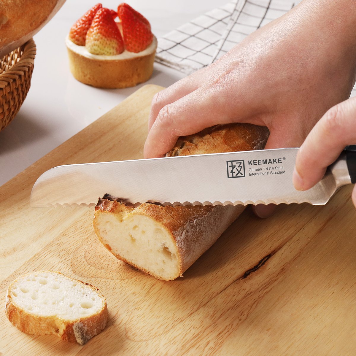 Perfect slices every time with the KEEMAKE 8-inch Bread Knife! Its razor-sharp serrated edge and ergonomic black handle make it ideal for all your bread-cutting needs. Add precision to your kitchen with KEEMAKE! ✨🍞 #KitchenTools #BakingSkills #KEEMAKEKnife