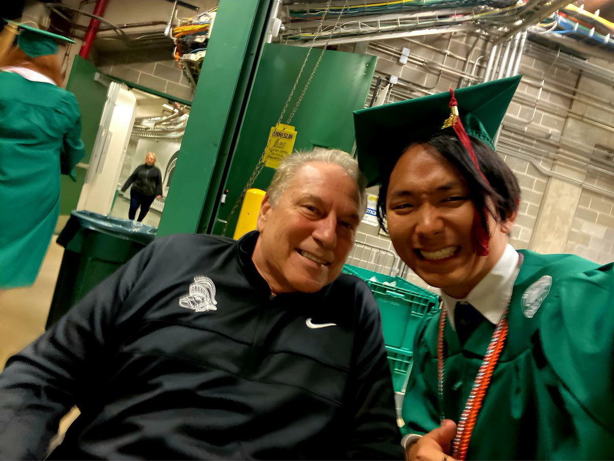 Congrats to #OaklandCounty resident Jun Park on graduating from @michiganstateu with a degree in International Business Management. Park is among thousands of students who have taken advantage of #Oakland80 educational resources. Browse O80 services at OakGov.com/Oakland80. 🎓