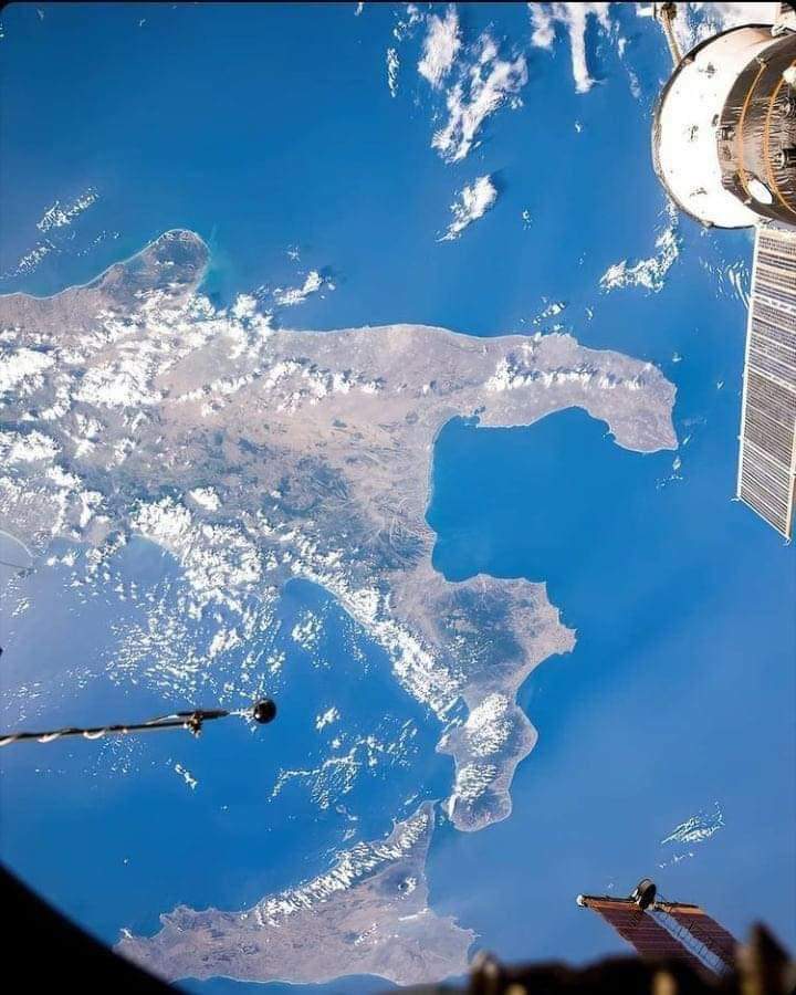 Il sud Italia visto dal satellite 🚀📸una bellezza unica 🔥🔥 #nasa #capecanaveral #kennedyspacecenter 🇺🇸