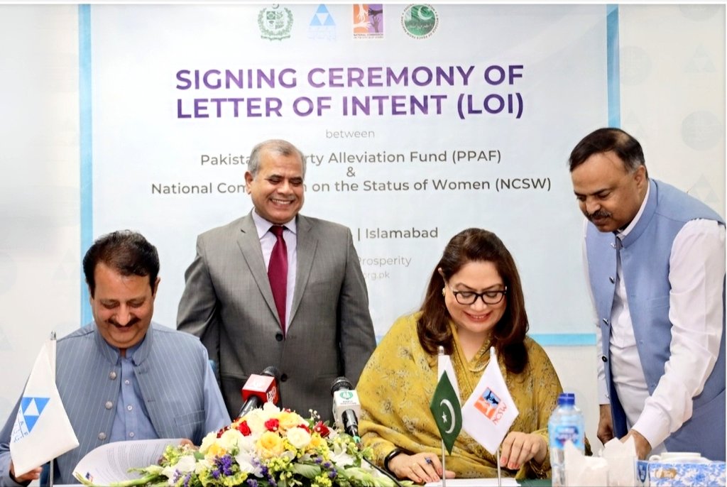 Chairperson @ncswpk & CEO @PPAFofficial signed an LOI to support female entrepreneurship&skill development through incubation centers at Chambers of Commerce& research partnerships with universities.Dukhtaran e Pakistan to remain partner #EmpowerWomen #WomensRightsAreHumanRights