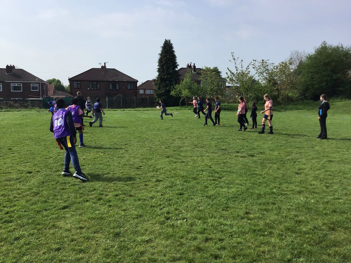 Our development officers Aidan and James getting this group of students ready for their rugby competitions next week 🏉👏