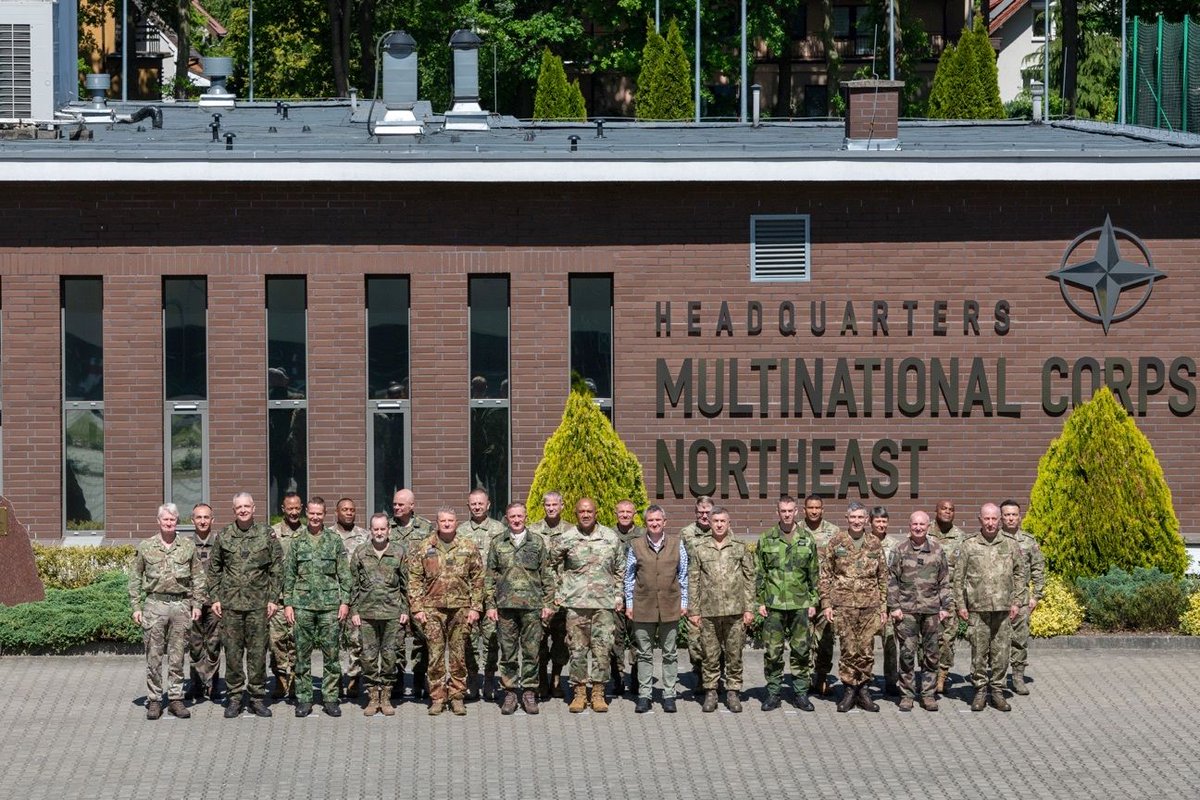 Commander 1 German-Netherlands Corps (@com_1gnc) on Twitter photo Many thanks <a href="/hqmncne/">HQ Multinational Corps Northeast</a> for hosting the NATO Land Commanders Conference at the Baltic barracks in Szczezin, Poland.
#WeAreNato #TogetherStrong Many thanks <a href="/hqmncne/">HQ Multinational Corps Northeast</a> for hosting the NATO Land Commanders Conference at the Baltic barracks in Szczezin, Poland.
#WeAreNato #TogetherStrong