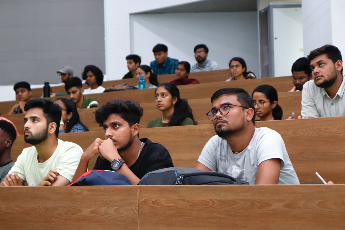 The IIT Gandhinagar Summer Internship Lecture Series got off to an enthusiastic start last week with Professor Bhaskar Datta’s talk, ‘Banana: The Superfood, The Republic, and The Supermop’. Here are some glimpses from the talk. #SRIP #SummerInternshipLectureSeries #SRIPAtIITGN