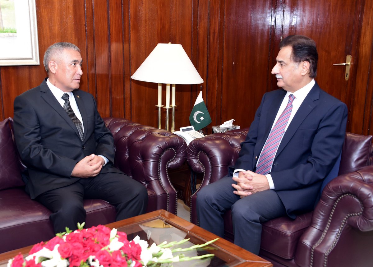 Ambassador of #Turkmenistan to #Pakistan H.E. Mr. Atadjan Movlamov called on Hon. #Speaker of the #National #Assembly of Pakistan Sardar Ayaz Sadiq, today at the #Parliament. 🇵🇰🤝🇹🇲 Both sides deliberated upon further strengthening of existing cordial relations by expanding